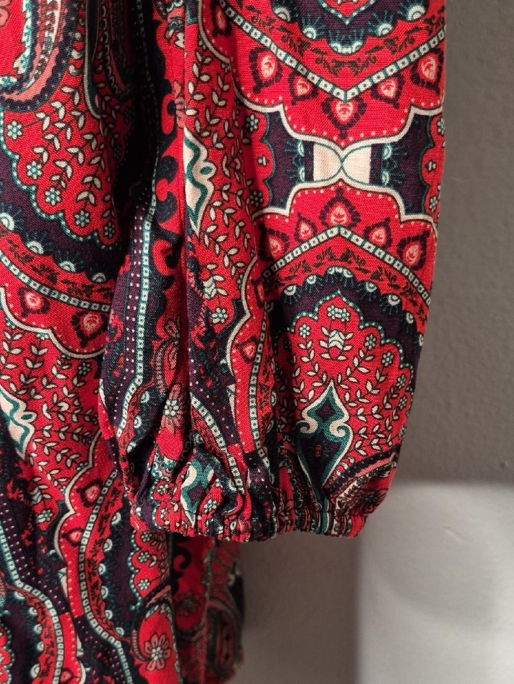 Zara Red Paisley Mini Dress with Black Accents - Picture 11 of 11